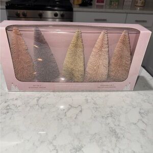 Cupcakes & Cashmere Decorative Set in Pink and White